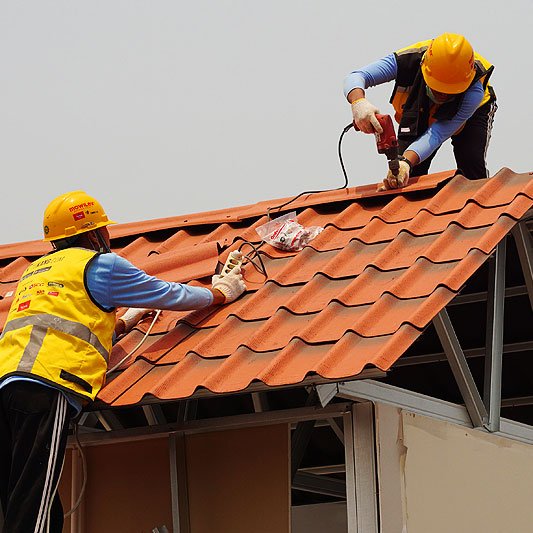 Winter Roof Maintenance Tips for NH Homeowners